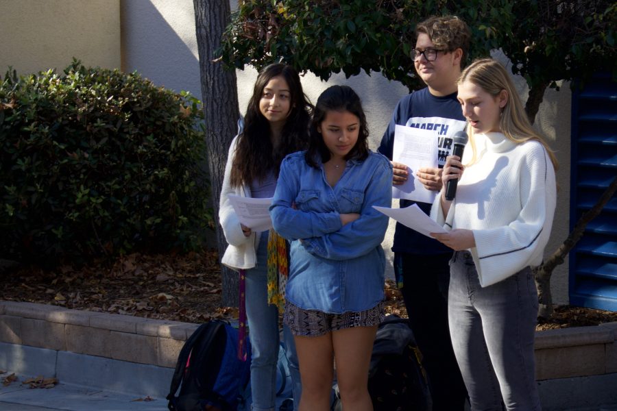 Students mourn Borderline victims with vigil