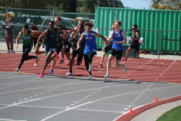 Westlake varsity boys 4X1 team battles Sierra Canyon High School, Thousand Oaks High School, Simi Valley High School and Newbury Park High School in their first league meet, ultimately receiving second place. 