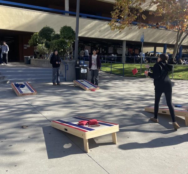 COMMUNITY FOR INCLUSIVITY: JSU hosts a lunch time activity for people to play games and learn more about Jewish culture.