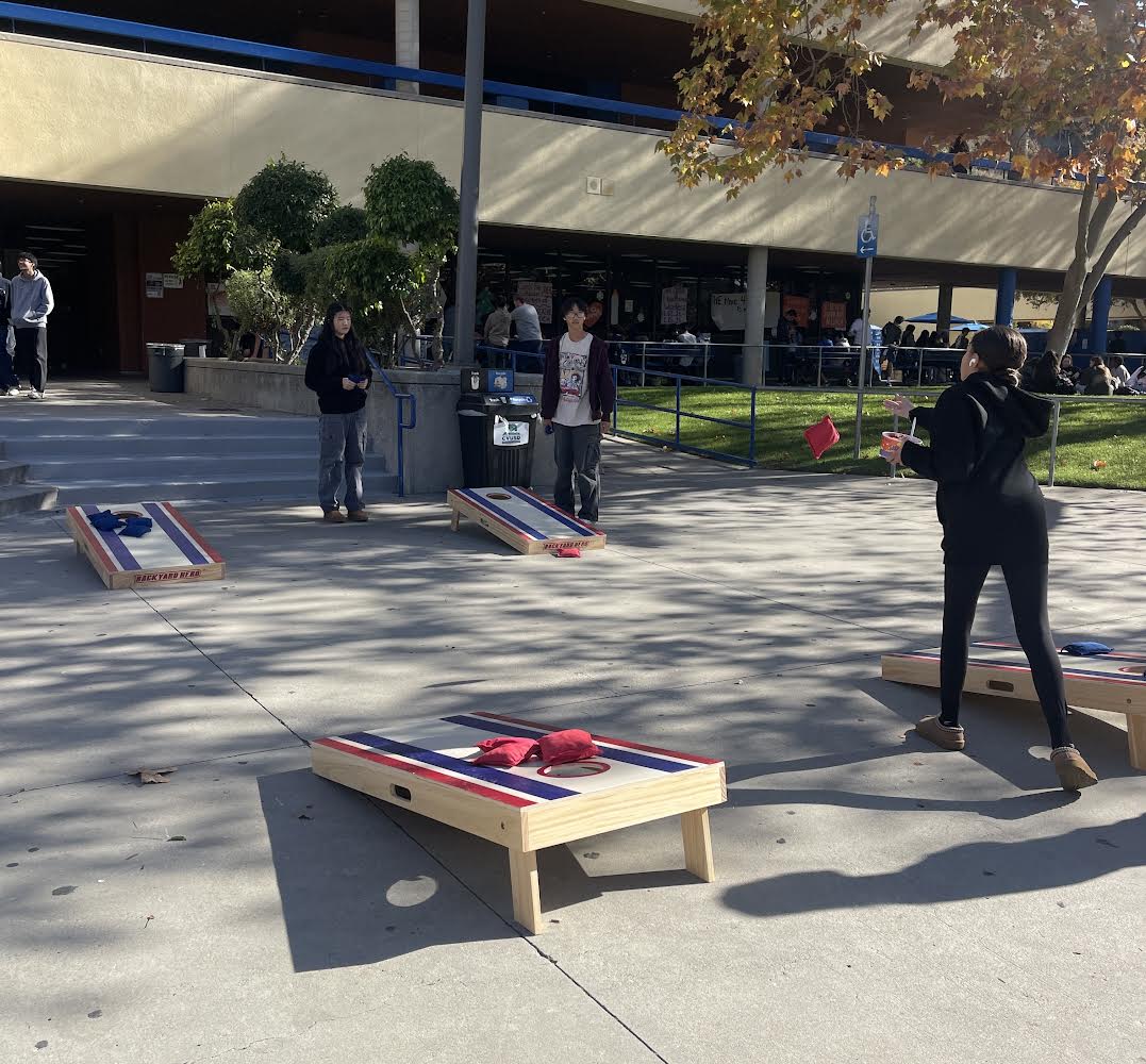 COMMUNITY FOR INCLUSIVITY: JSU hosts a lunch time activity for people to play games and learn more about Jewish culture.